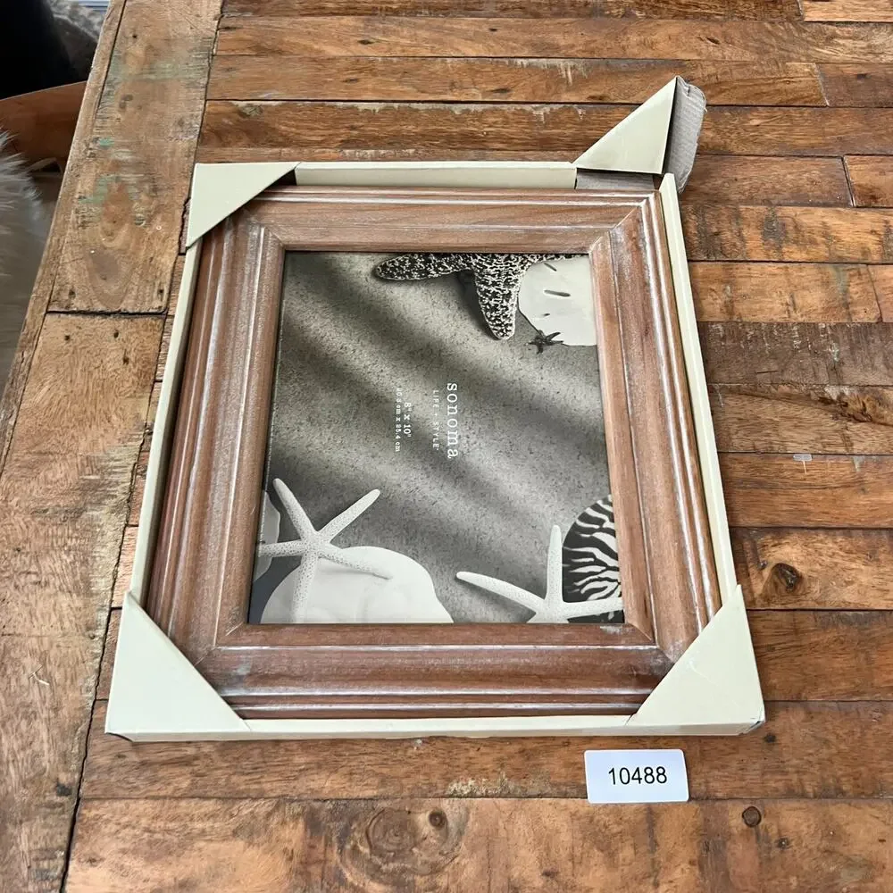 Sonoma Lifestyle 8 x 10 Distressed Wooden Frame